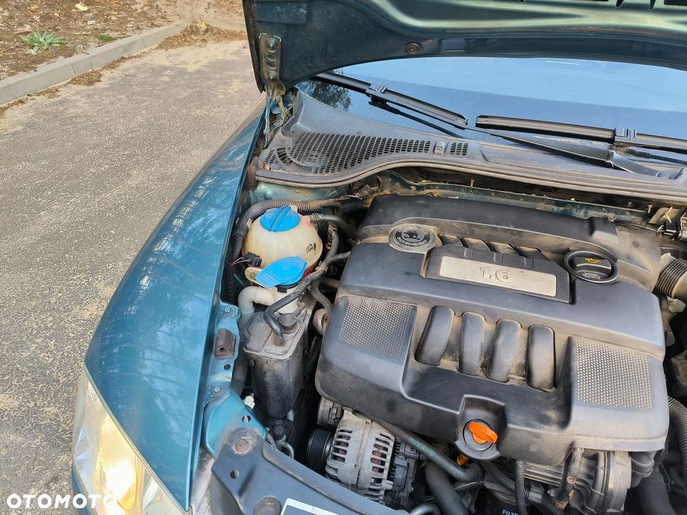 Skoda Octavia 1.6 Combi Ambiente - 28