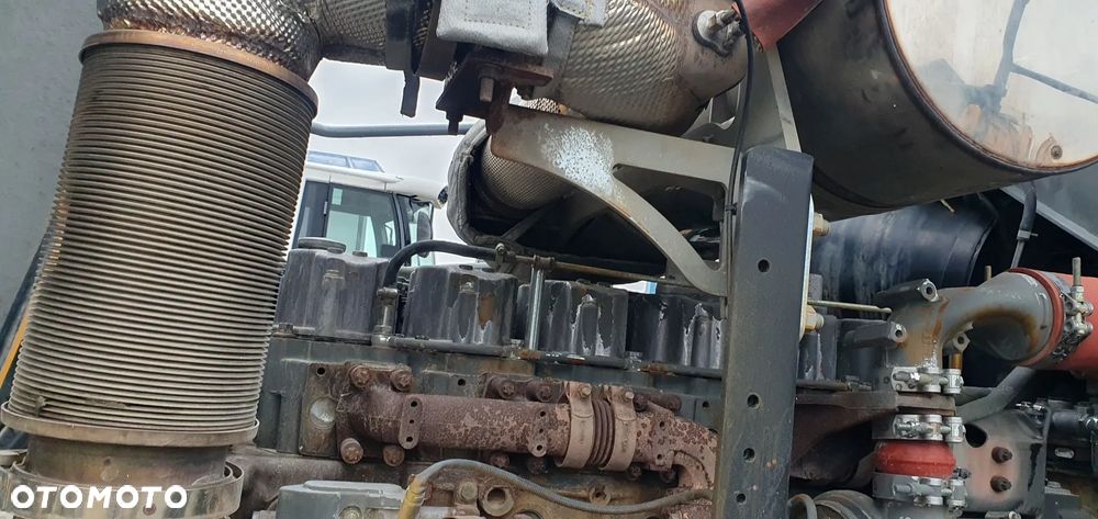 Liebherr L580 - 10