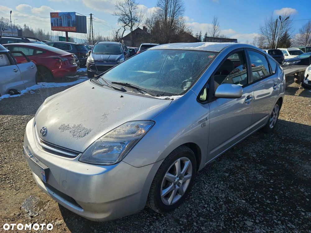 Toyota Prius (Hybrid) Executive - 2