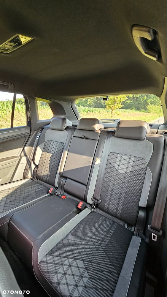 Volkswagen Tiguan - 11
