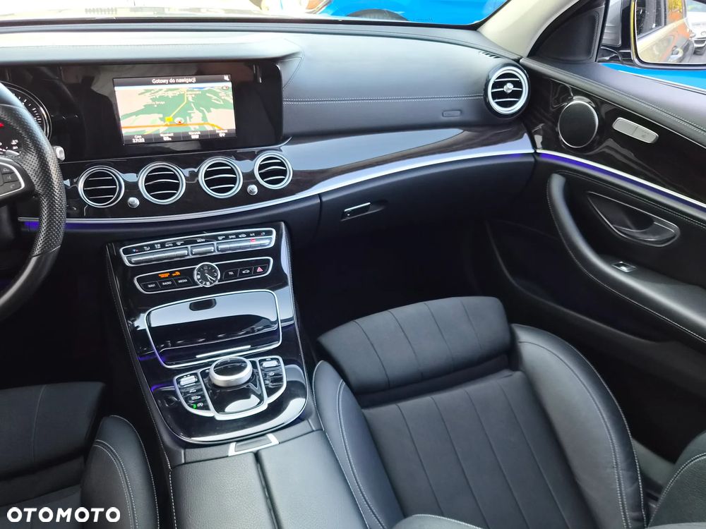 Mercedes-Benz Klasa E 220 d 9G-TRONIC - 22