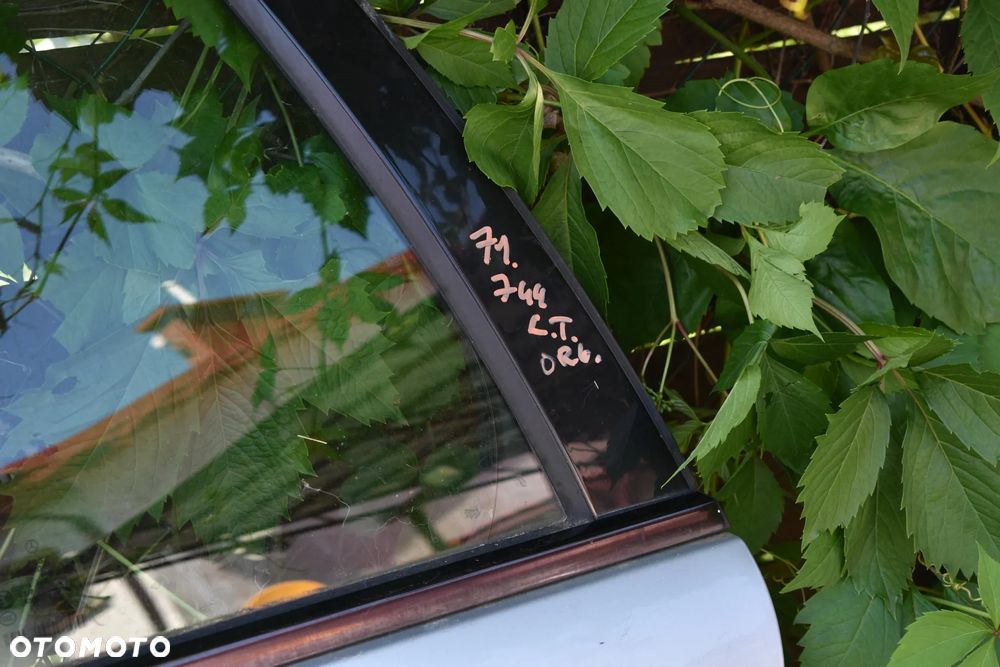 MERCEDES W211 KOMBI DRZWI LEWE TYLNE 744 ORYGINAŁ LAKIER - 13
