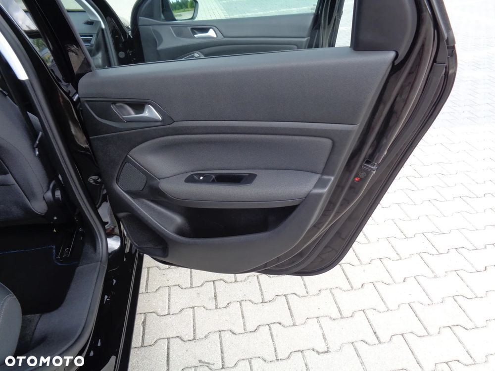 Peugeot 308 BlueHDi 130 EAT8 Stop & Start Active Business-Paket - 30
