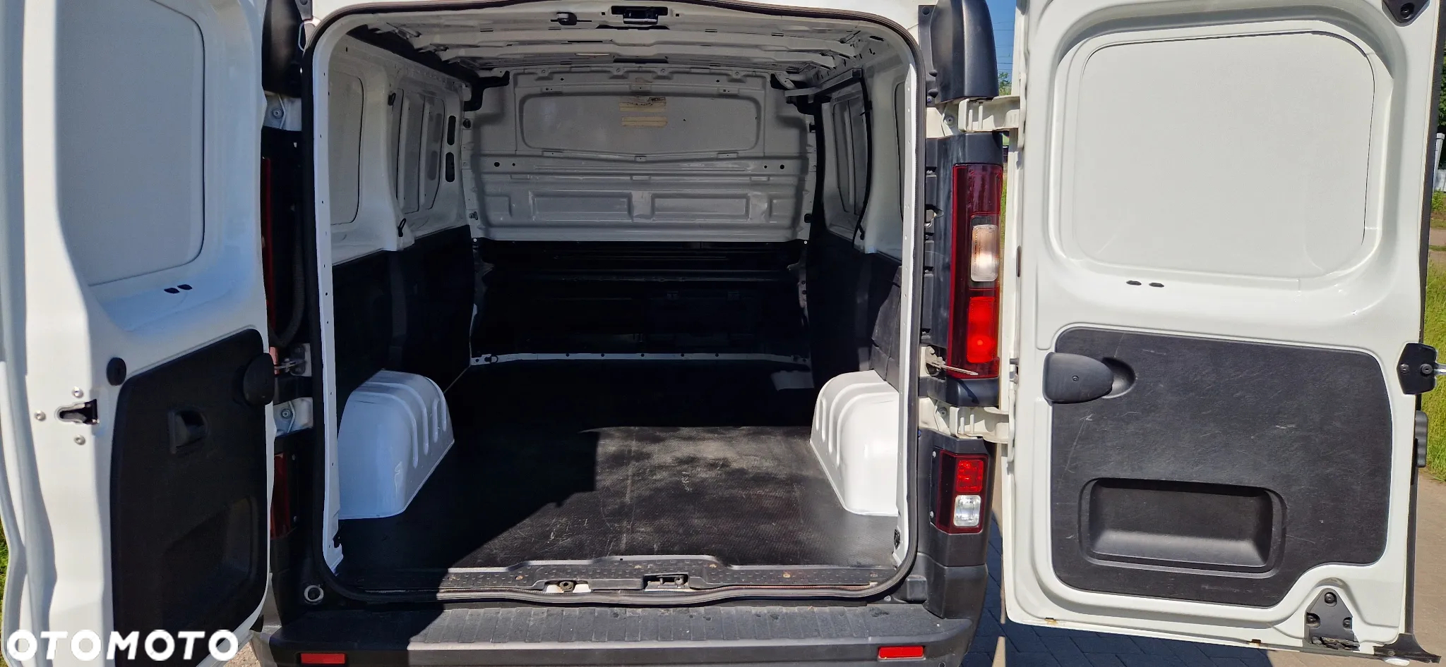 Renault TRAFIC - 12