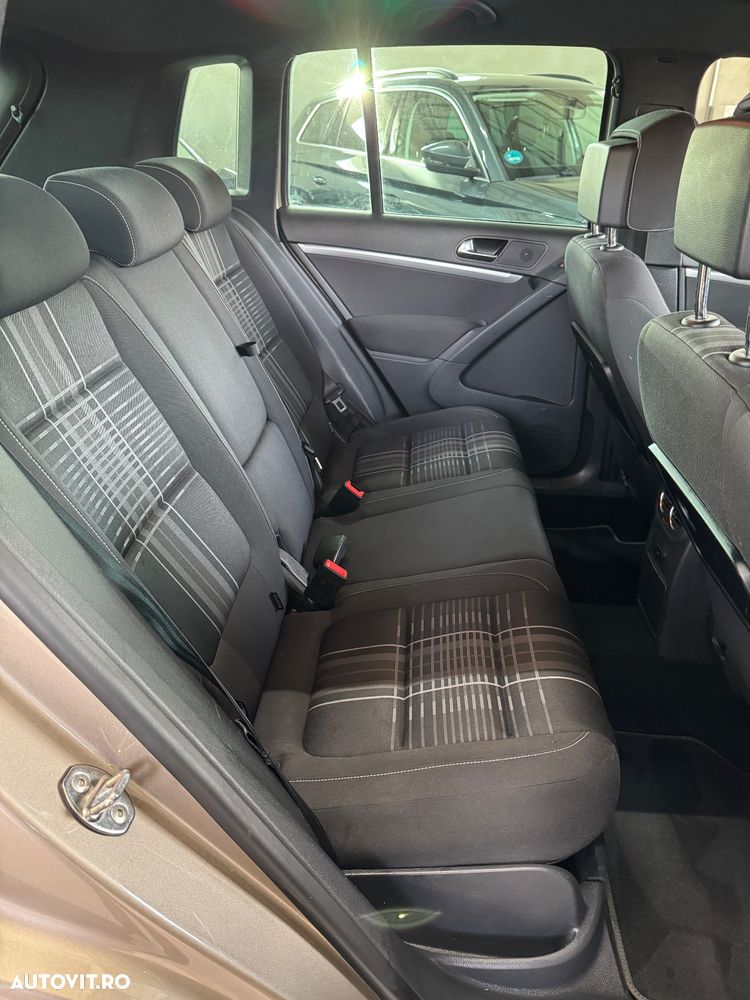 Volkswagen Tiguan 2.0 TDI DPF 4Motion BlueMotion Technology DSG Lounge Track & Style - 17