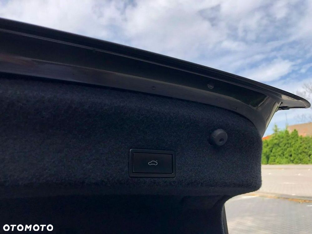 Volkswagen Passat - 35