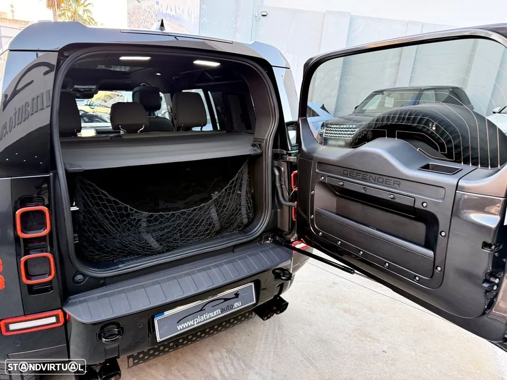 Land Rover Defender 2.0 P400e 110 AWD X-Dynamic HSE - 33