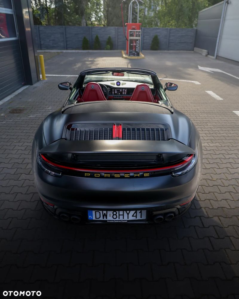Porsche 911 Carrera 4 Cabrio - 16