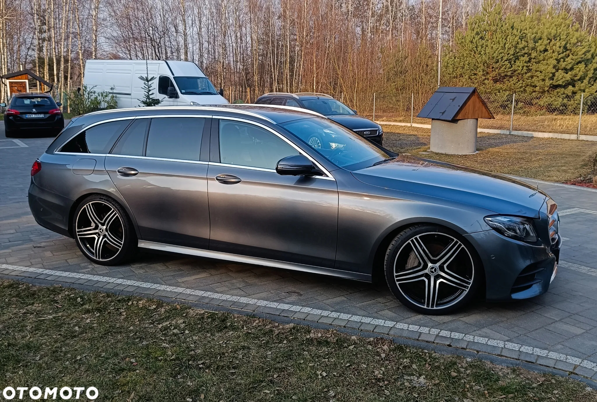 Mercedes-Benz Klasa E 220 d T 9G-TRONIC AMG Line - 12
