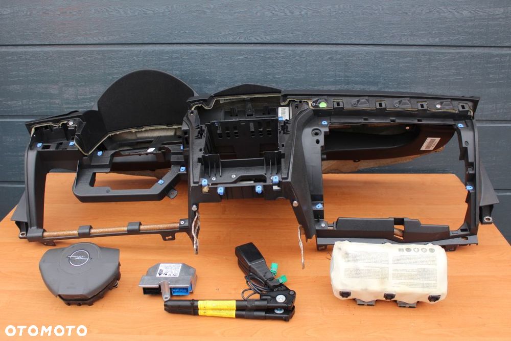 DESKA KONSOLA OPEL ASTRA H EUROPA KOMPLETNA