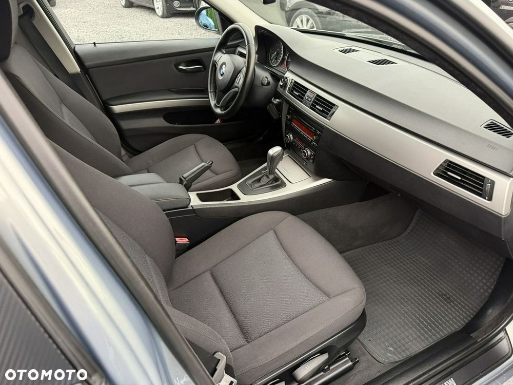 BMW Seria 3 318i Edition Exclusive - 9