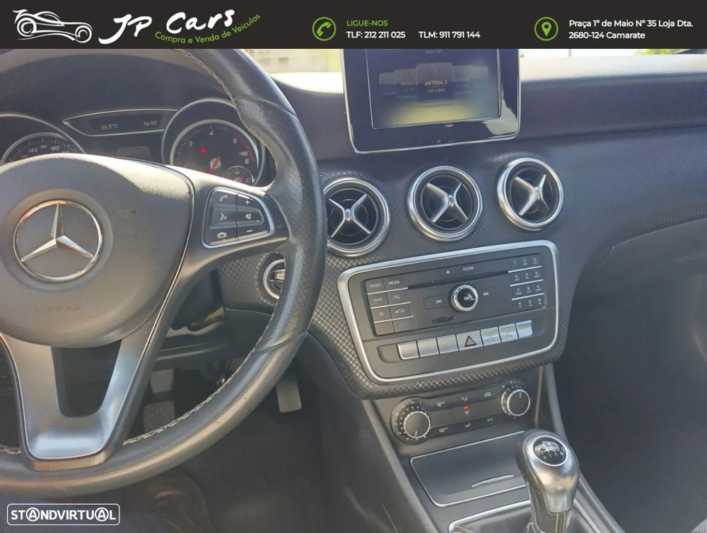 Mercedes-Benz A 180 d AMG Line - 12