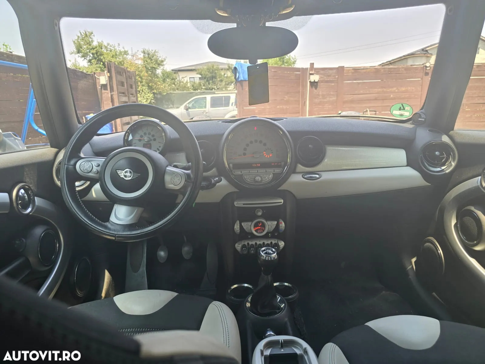 Mini Cooper 50 Camden - 11