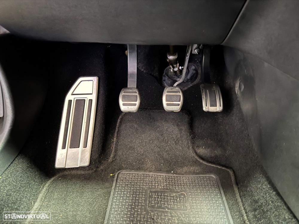Peugeot 308 1.6 BlueHDi Allure J17 - 24