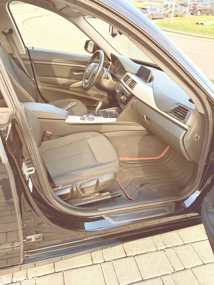 BMW Seria 3 318d - 5