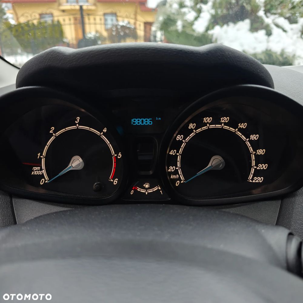 Ford Fiesta - 12