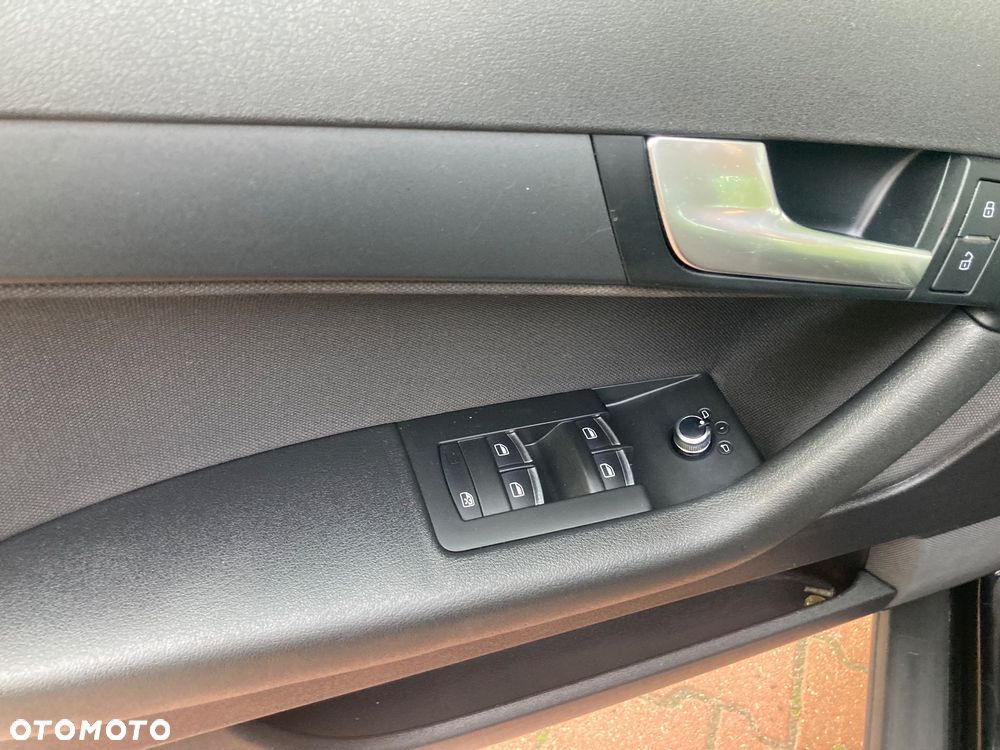 Audi A3 Sportback 1.6 TDI DPF S tronic Ambiente - 10