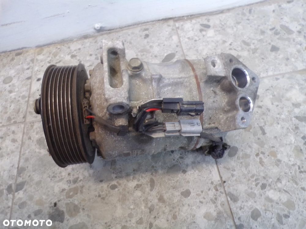 POMPA KOMPRESOR KLIMATYZACJI RENAULT 1.2 1.3 TCE 926001268R - 1