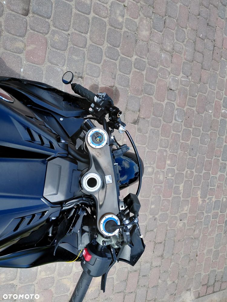 Honda CBR - 18