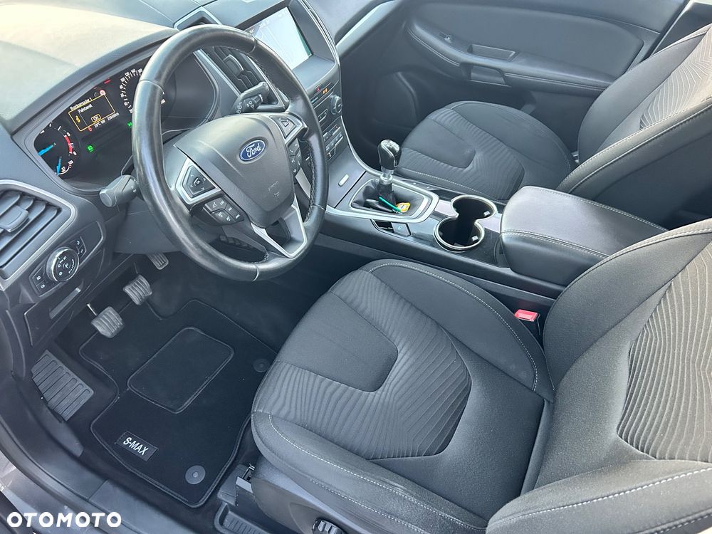 Ford S-Max - 9