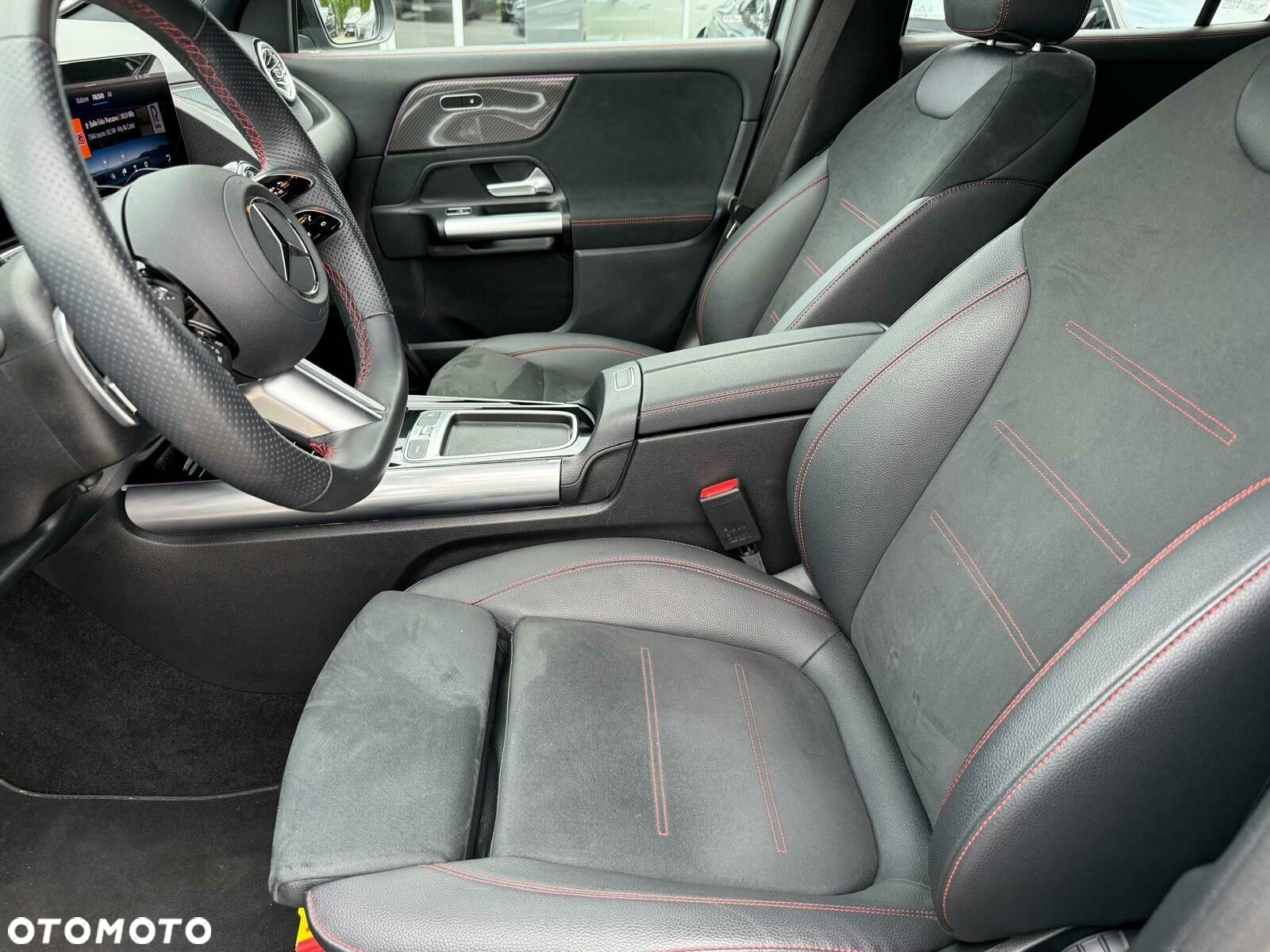 Mercedes-Benz GLA 200 AMG Line - 10