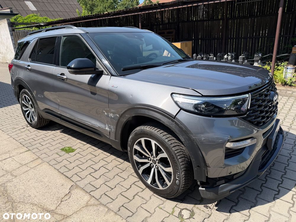 Ford Explorer - 25