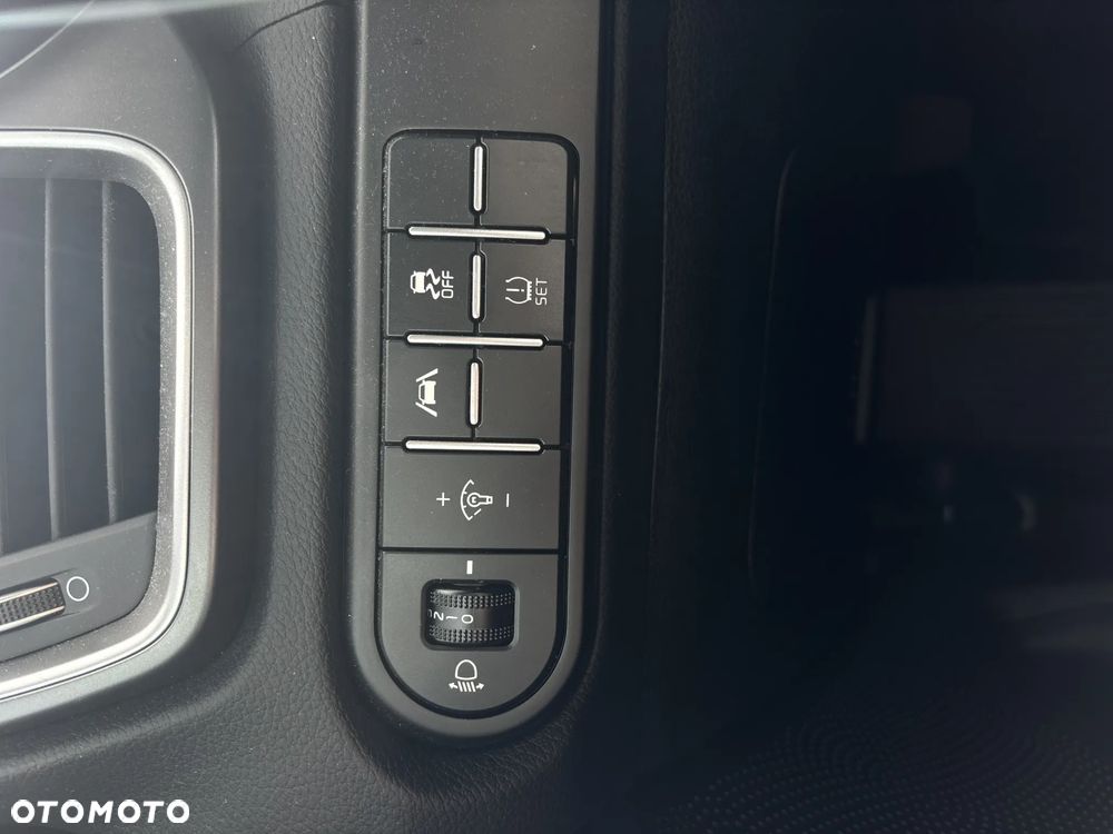 Kia XCeed 1.5 T-GDI M - 24