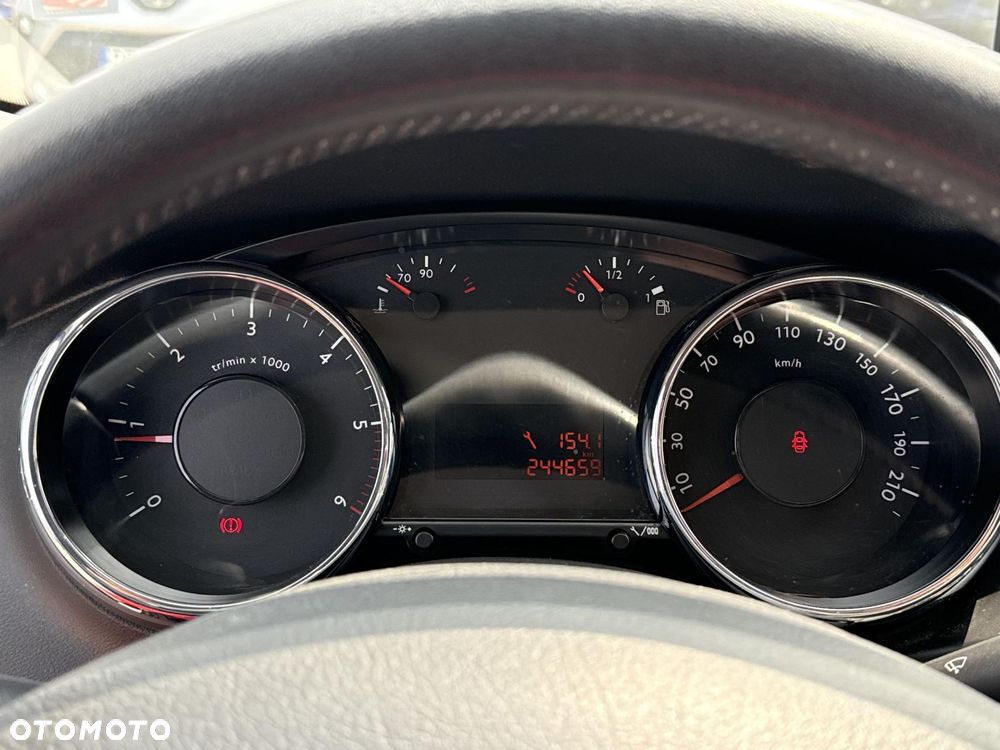 Peugeot 3008 1.6 HDi Active - 11