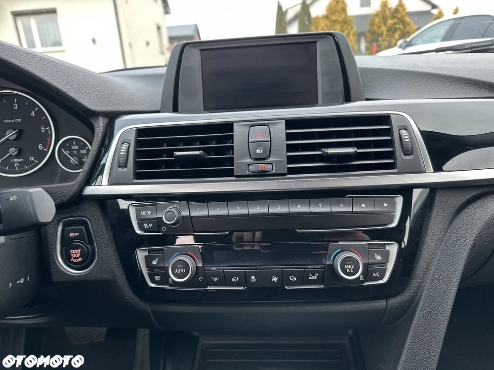 BMW Seria 3 320d Edition Luxury Line Purity - 17