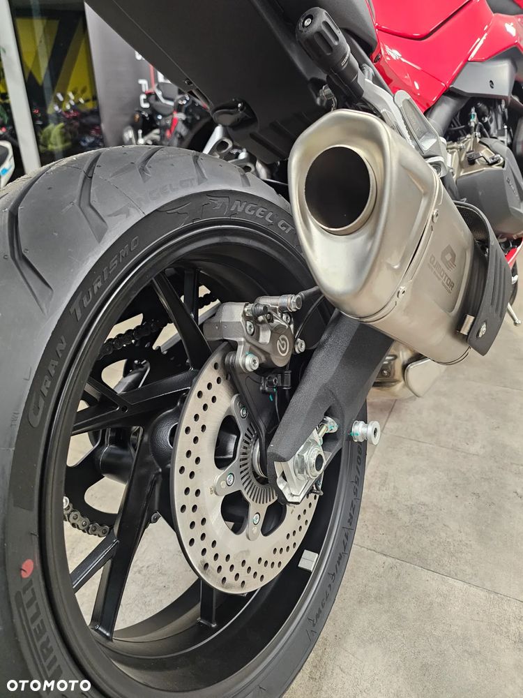 QJMOTOR SRK 800RR - 18