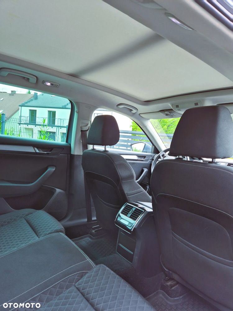Skoda Superb 2.0 TDI Style DSG - 11