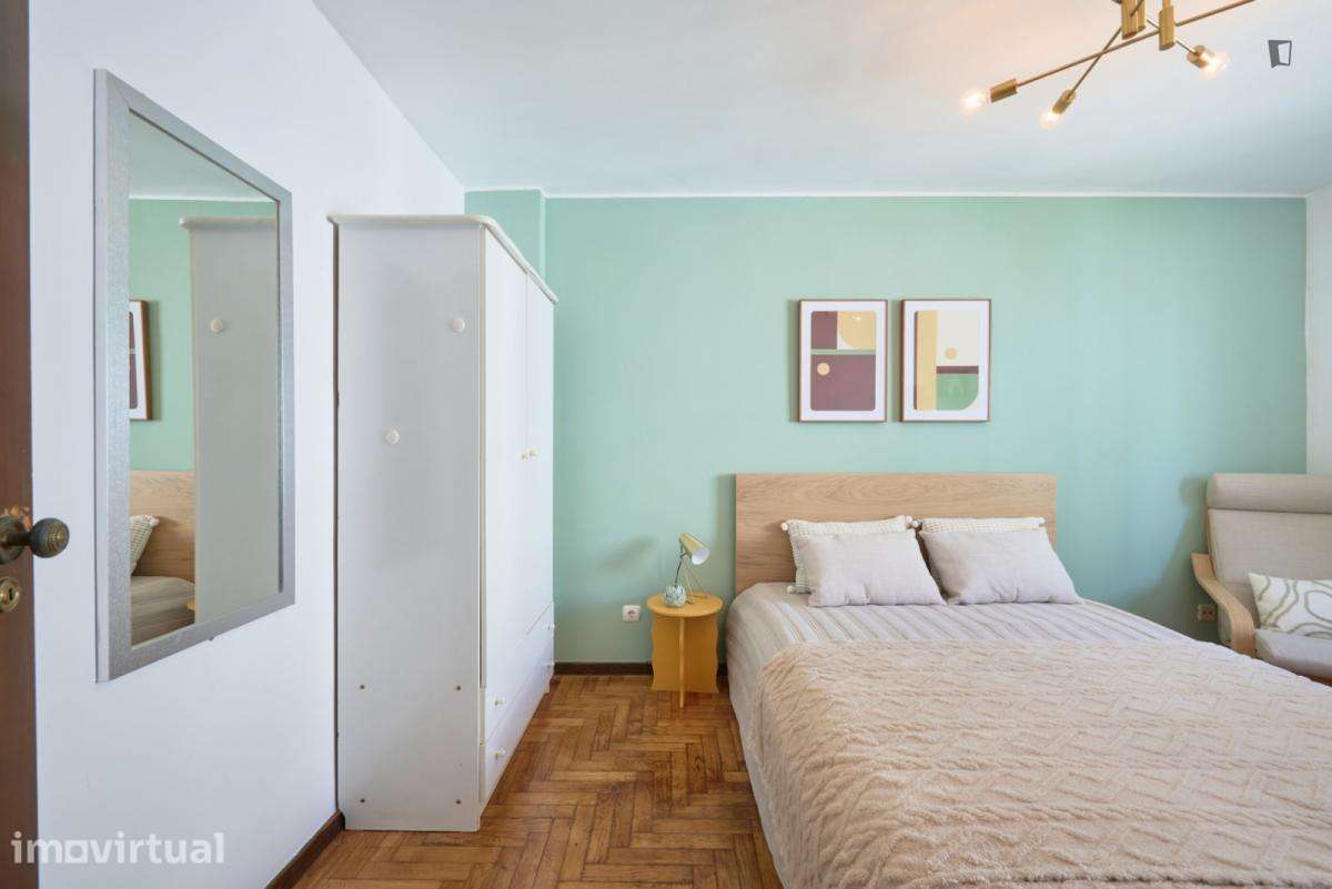 Quarto - localizado em Benfica Lisbon - Grande imagem: 5/30
