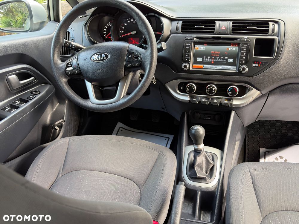 Kia Rio 1.2 L - 10
