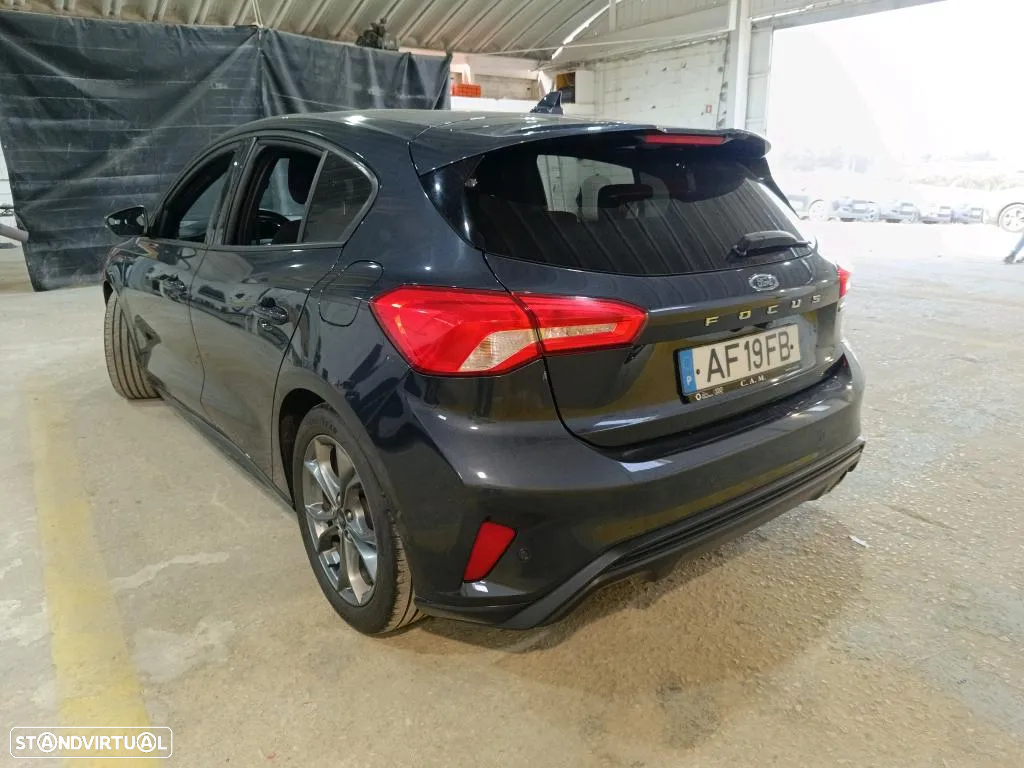 Ford Focus 1.0 EcoBoost MHEV ST-Line X - 2