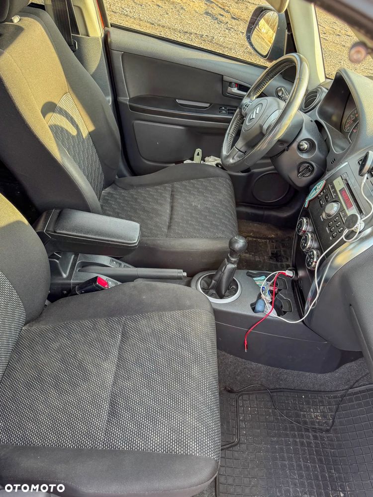 Suzuki SX4 1.6 GS / Premium - 15