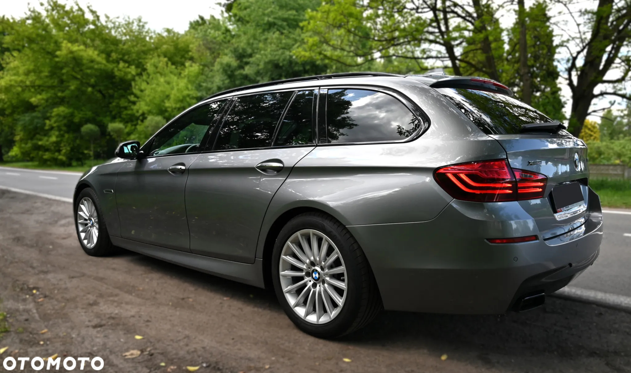 BMW Seria 5 M550d xDrive Touring Sport-Aut - 14