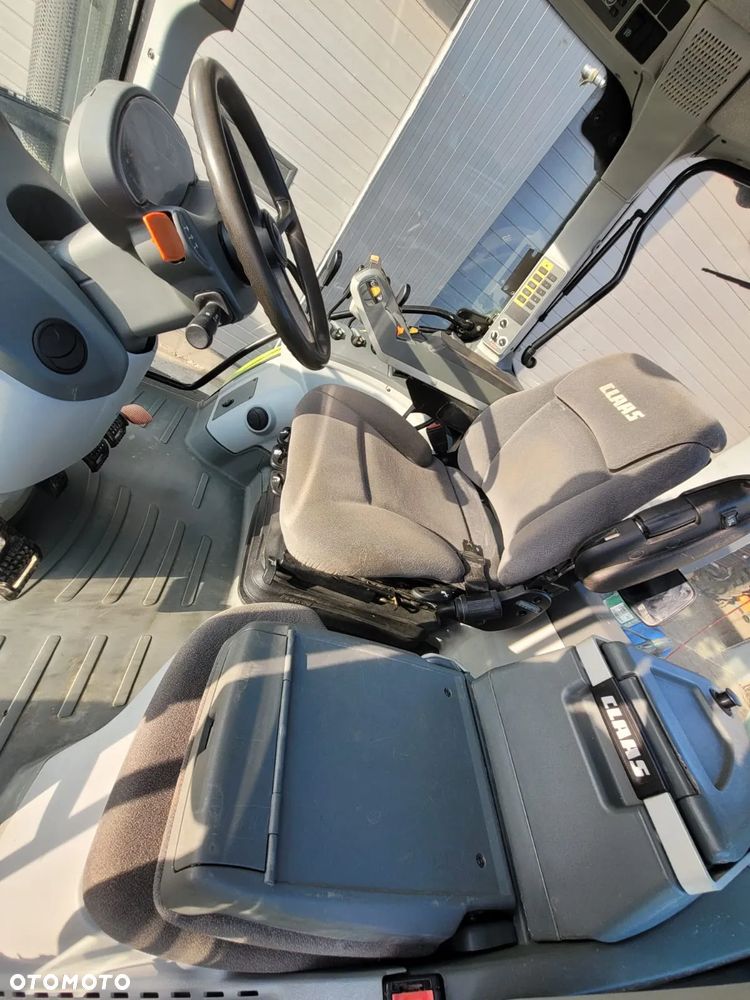 Claas Arion 620 - 11