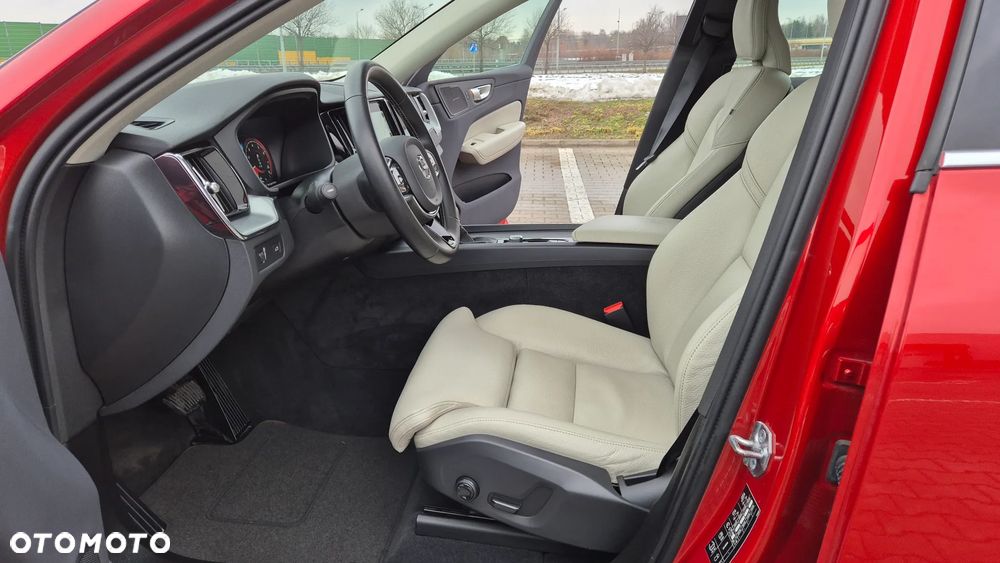 Volvo XC 60 T4 Momentum Pro - 7