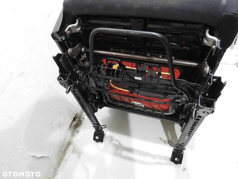 FOTEL PRAWY PRZÓD VOLVO S60 I LIFT - 7