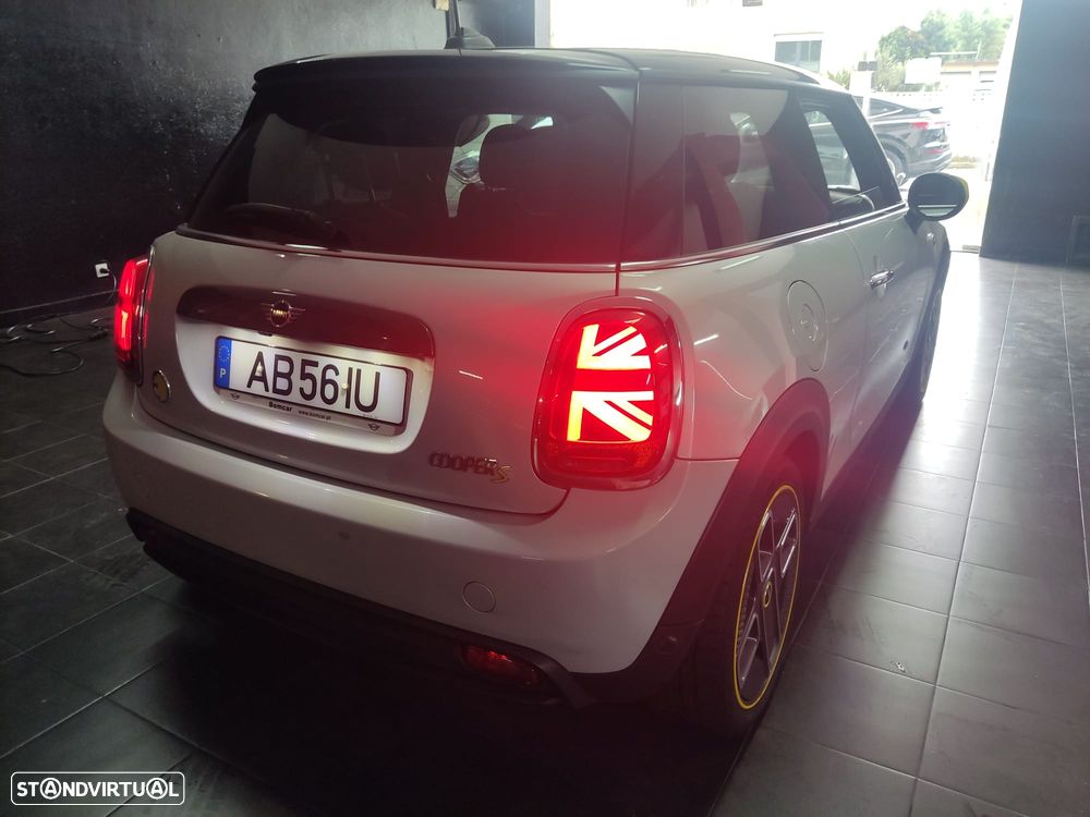 MINI 3 Portas Cooper SE - 4