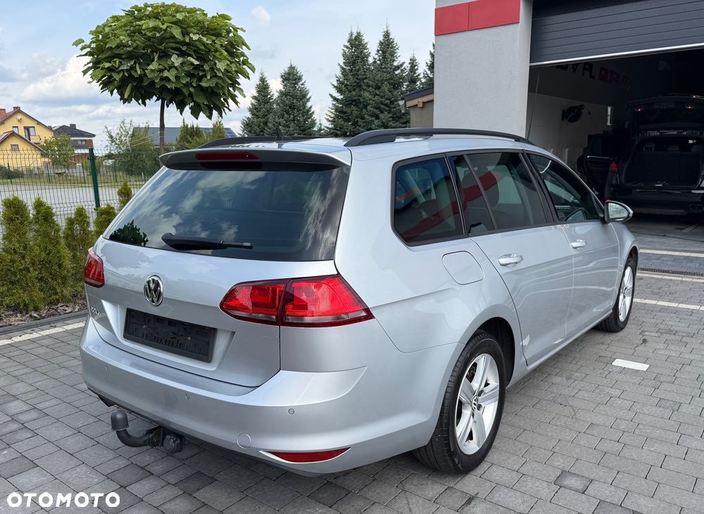 Volkswagen Golf - 6