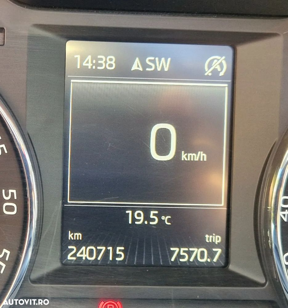 Skoda Octavia Combi 2.0 TDI 4x4 DSG Scout - 12