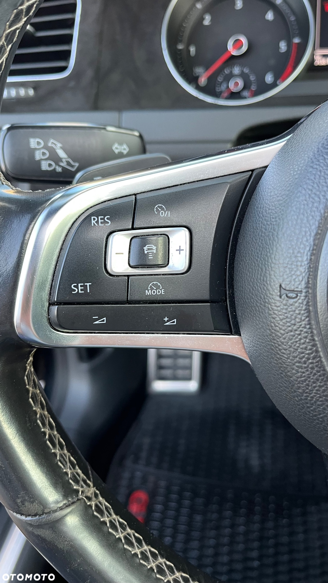 Volkswagen Golf - 10