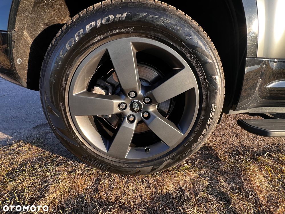 Land Rover Defender - 37