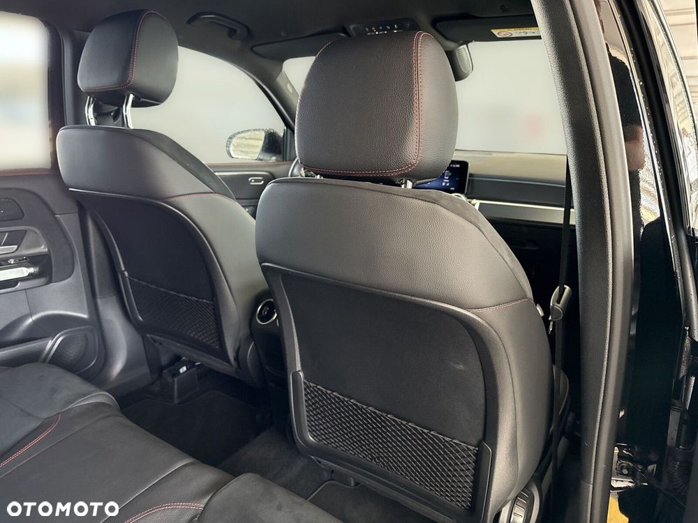 Mercedes-Benz GLB - 21