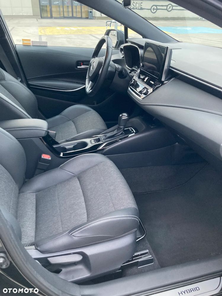 Toyota Corolla 1.8 Hybrid Comfort - 22