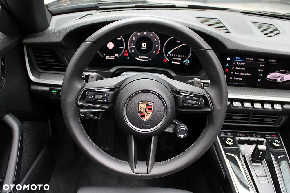 Porsche 911 Carrera - 24