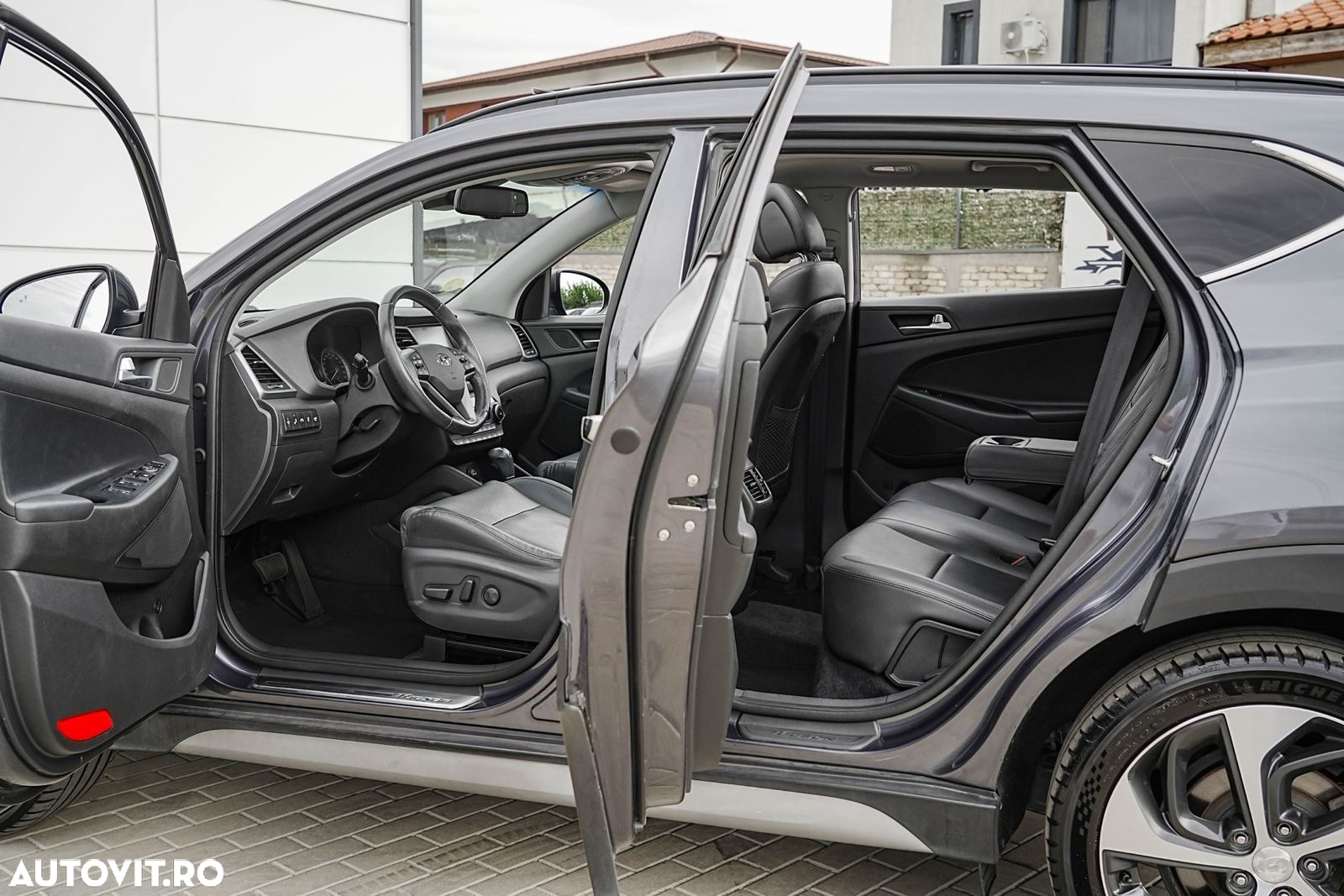Hyundai Tucson blue 1.7 CRDi 2WD DCT Premium - 5