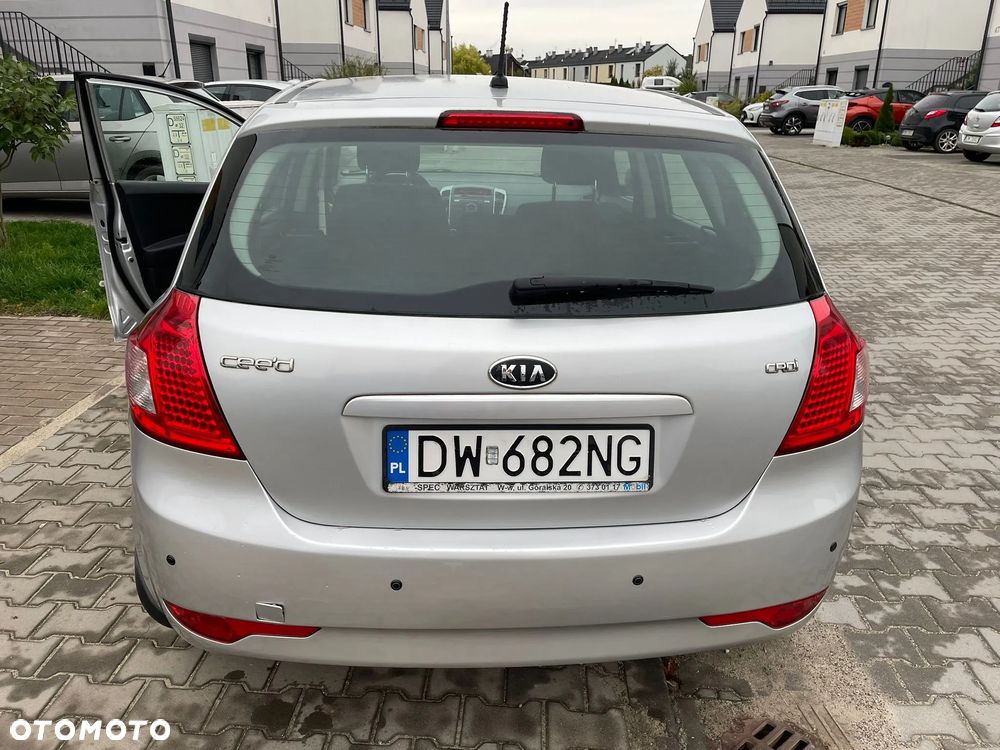 Kia Ceed - 10
