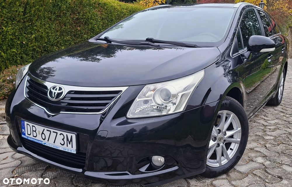 Toyota Avensis 2010 photo 2